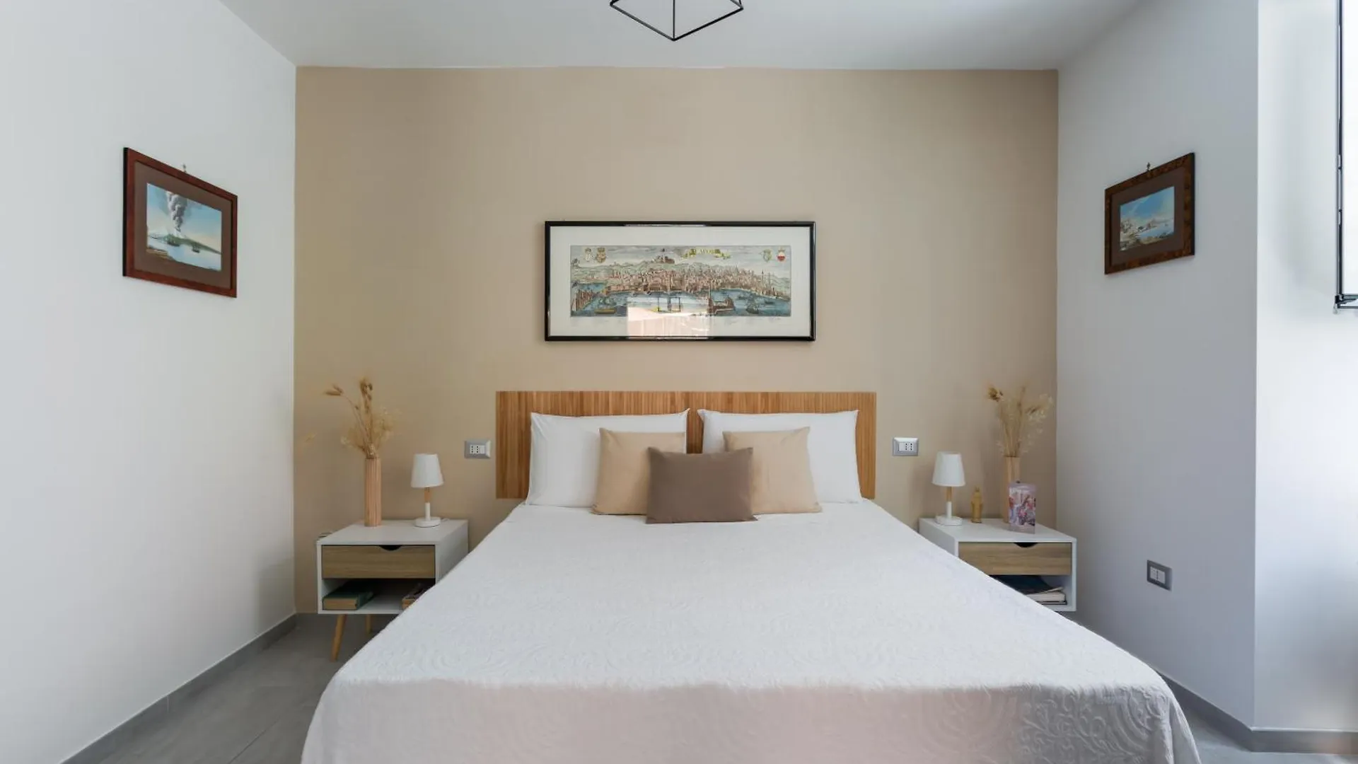 Independent House 51 Apartment Naples Italy